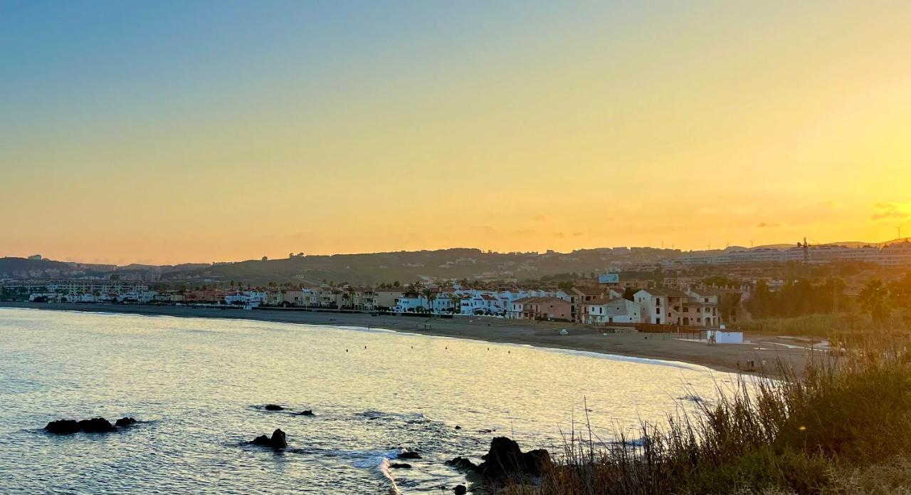 Atico Con Gran Terraza A 50 Metros De La Playa De Casares Apartment San Luis de Sabinillas Bagian luar foto